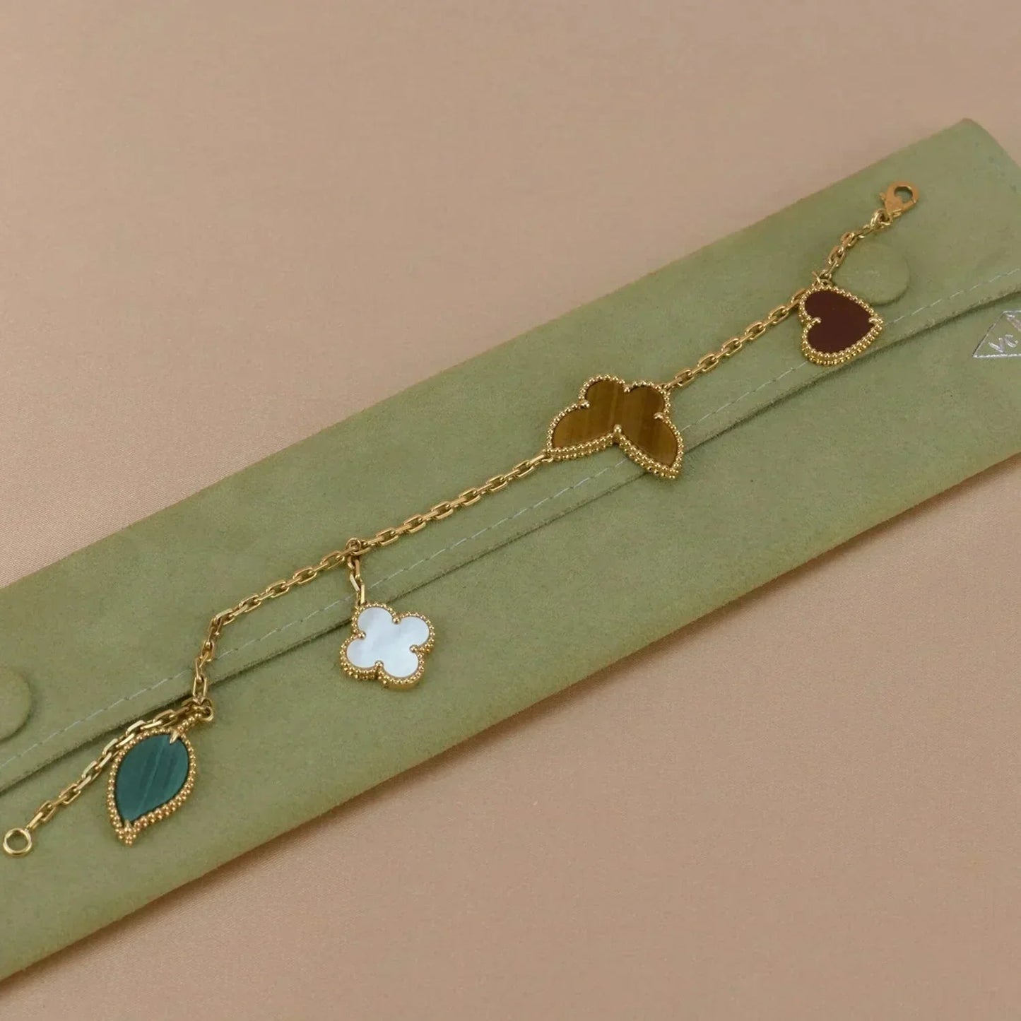 [Saipan]LUCKY NATURE MULTI-CHARM BRACELET