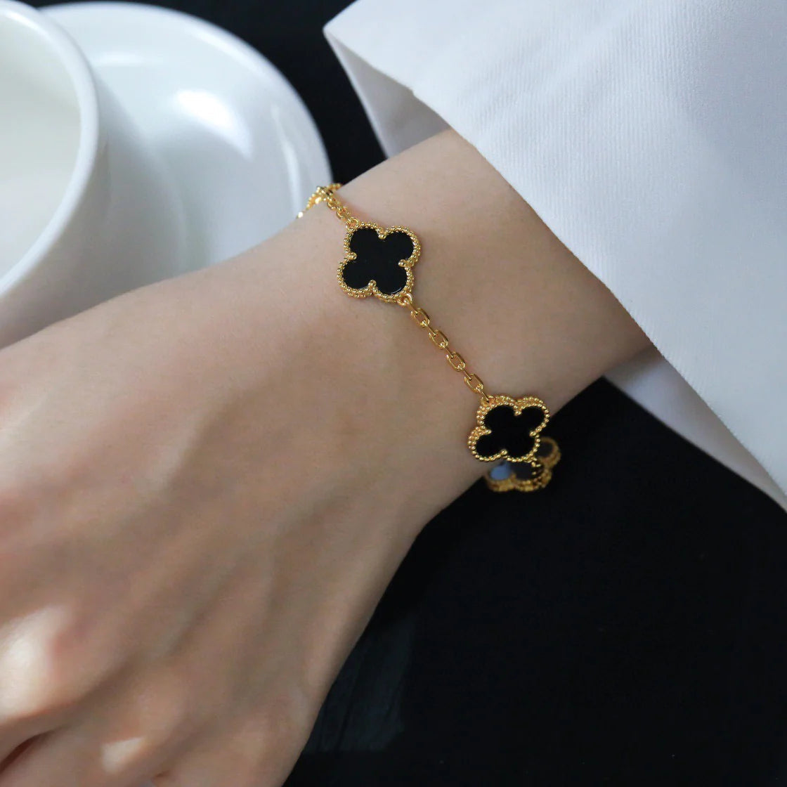 [Saipan]LUCKY CLOVER 5-MOTIF BRACELET - BLACK OXNY COLLECTION