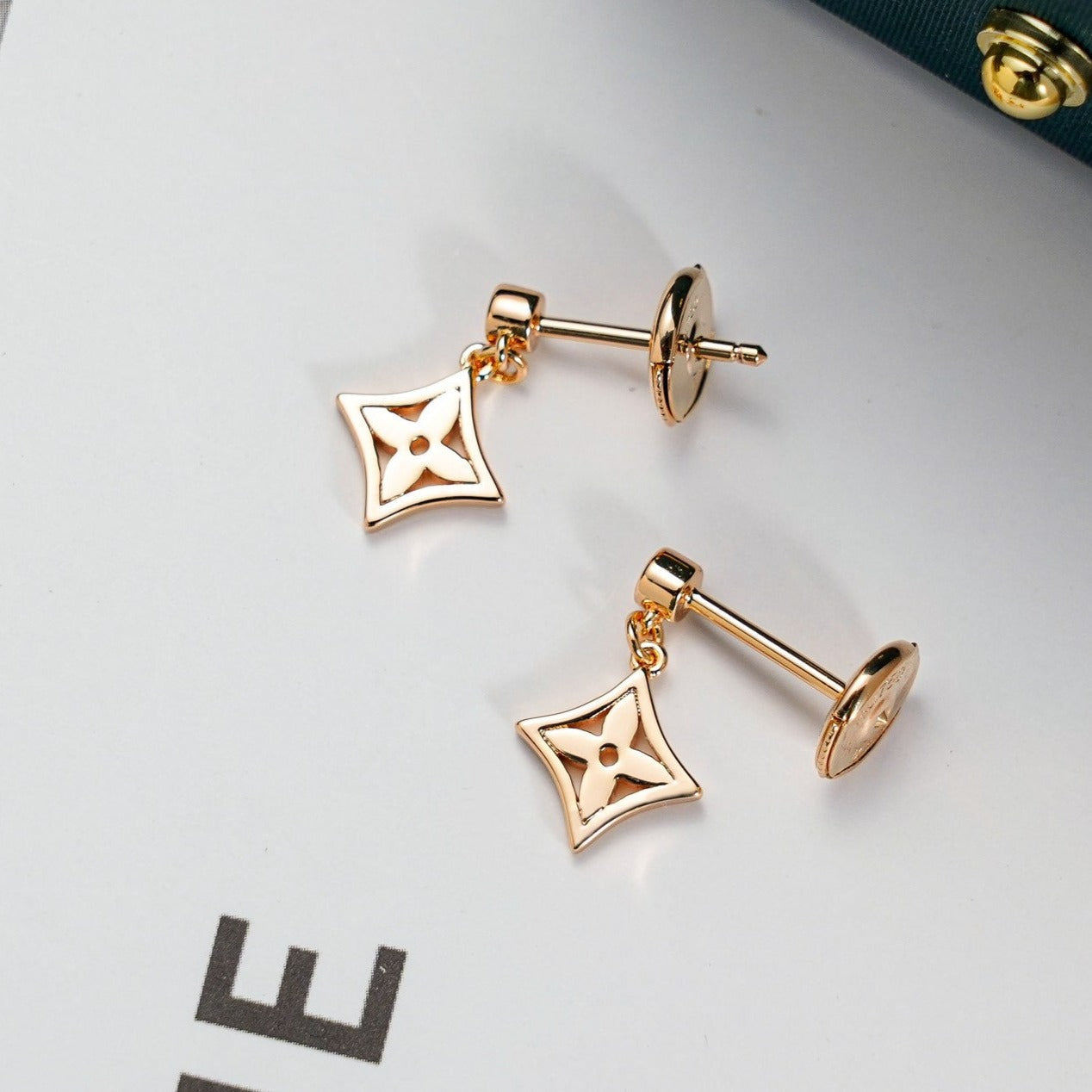 [Saipan]STAR EARRINGS GOLD