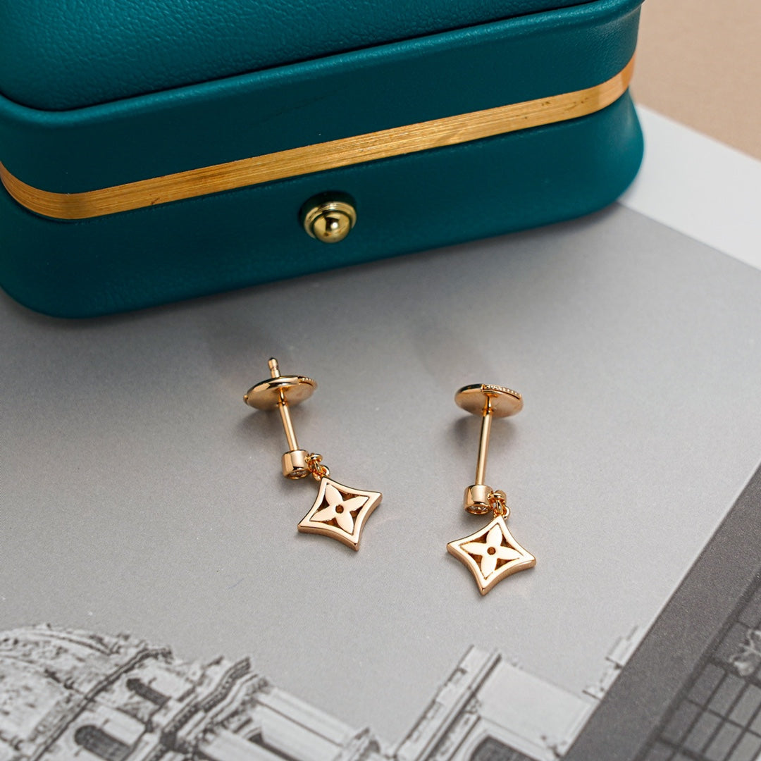 [Saipan]STAR EARRINGS GOLD