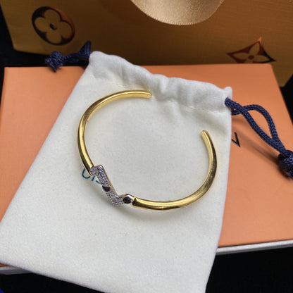 [Saipan]VOLTE UPSITE DOWN DIAMOND GOLD OPEN BRACELET