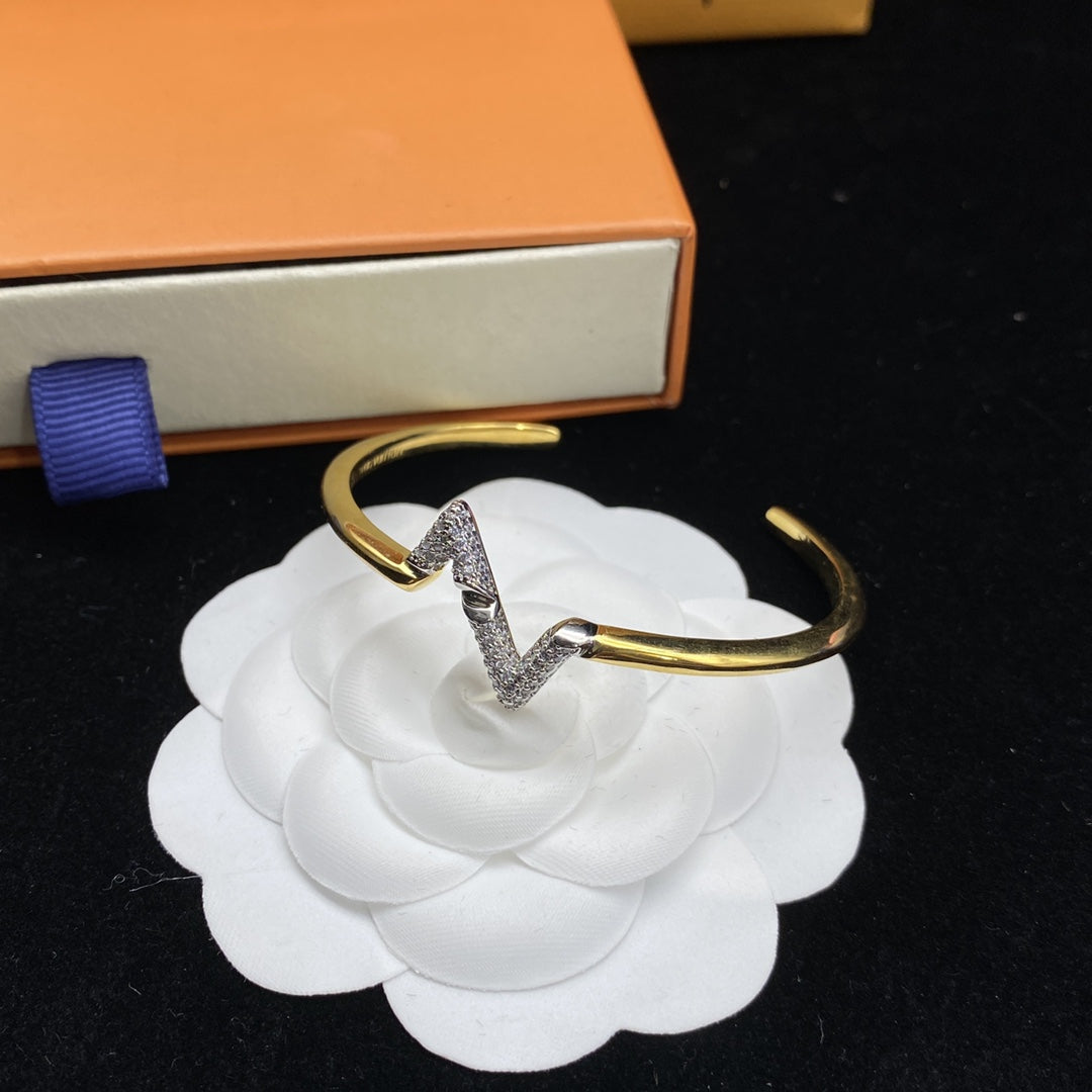 [Saipan]VOLTE UPSITE DOWN DIAMOND GOLD OPEN BRACELET