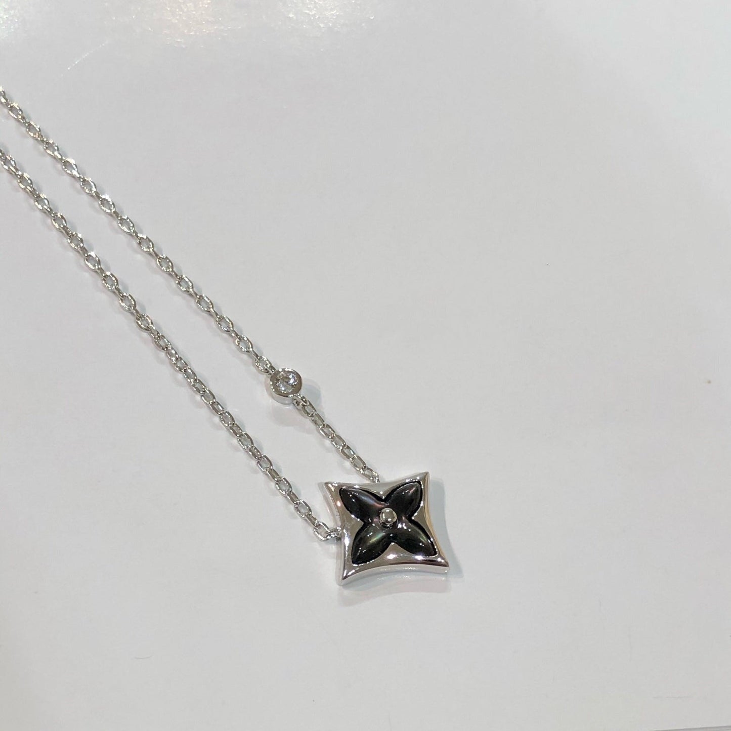 [Saipan]STAR BLACK MOP NECKLACE