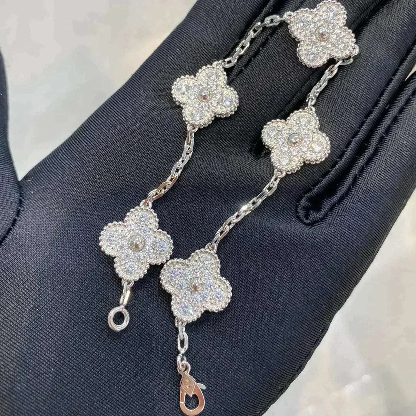 [Saipan]LUCKY CLOVER 5-MOTIF BRACELET - FULL-DIAMOND