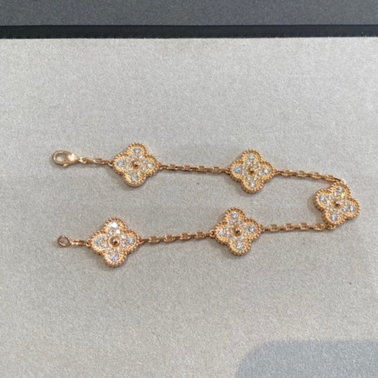 [Saipan]LUCKY CLOVER 5-MOTIF BRACELET - FULL-DIAMOND