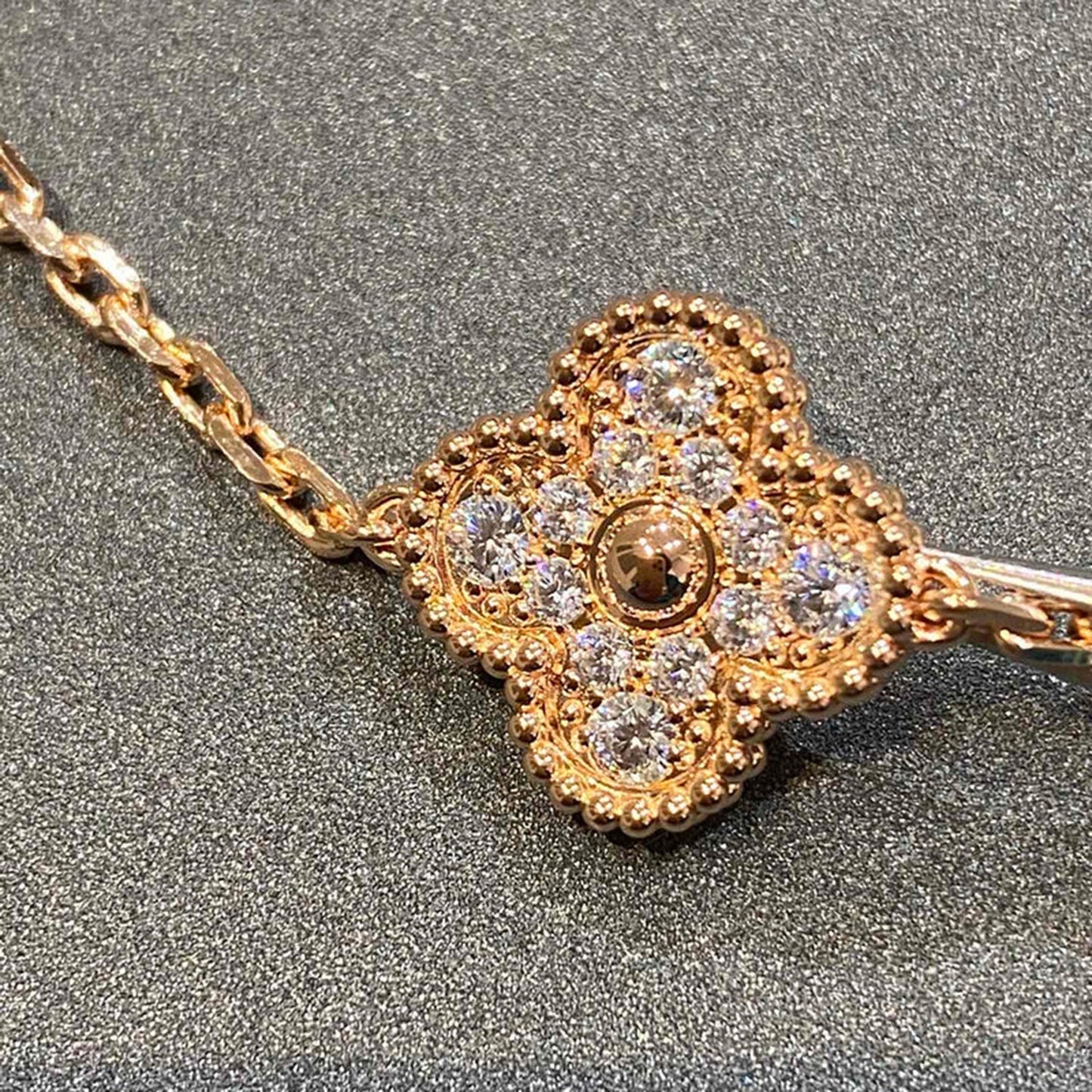 [Saipan]LUCKY CLOVER 5-MOTIF BRACELET - FULL-DIAMOND