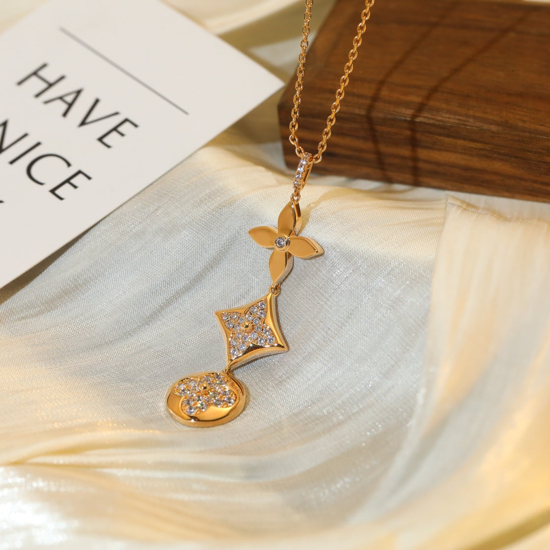 [Saipan]STAR AND SUN DIAMOND ROSE GOLD NECKLACE