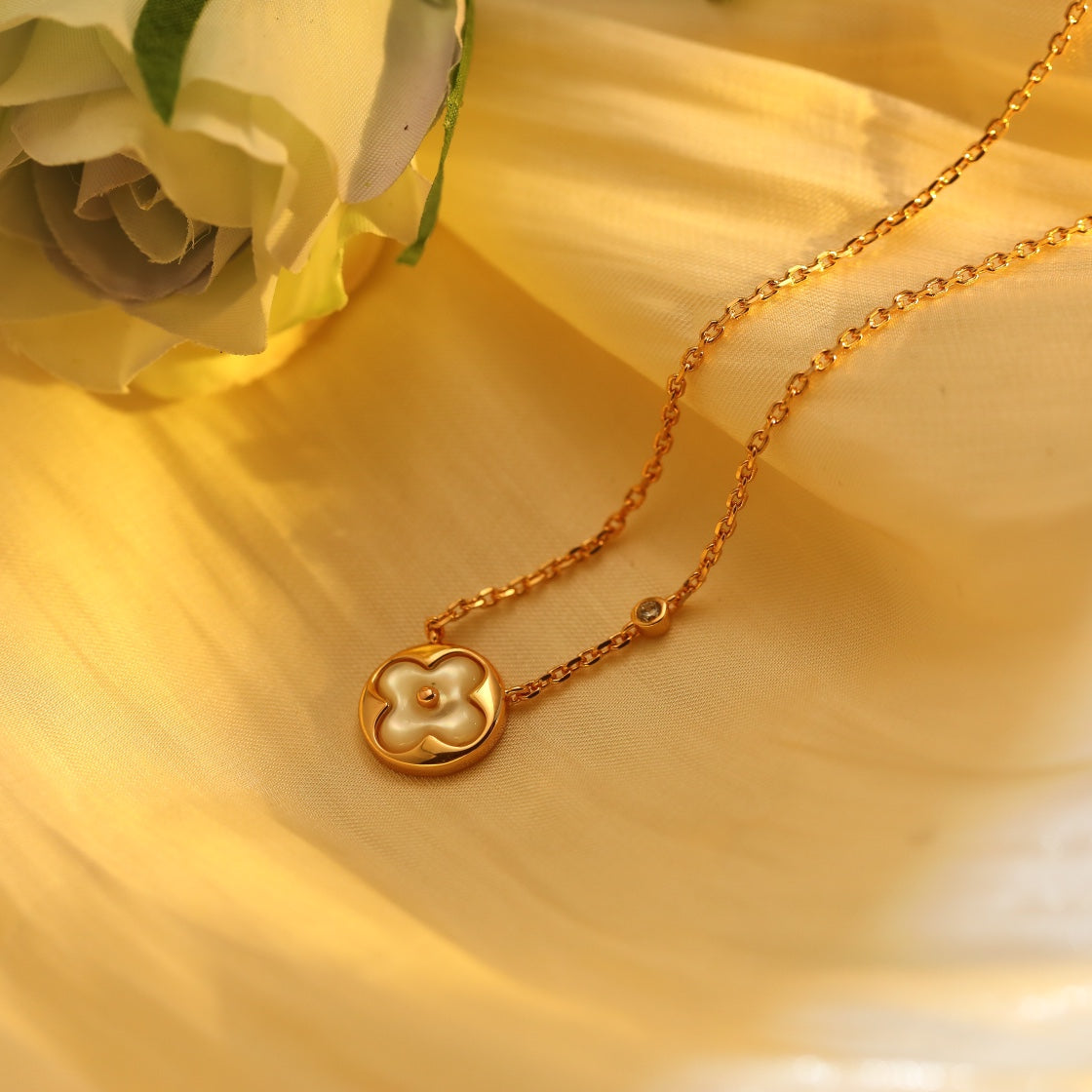 [Saipan]SUN PEDANT ROSE GOLD 1 DIAMOND NECKLACE