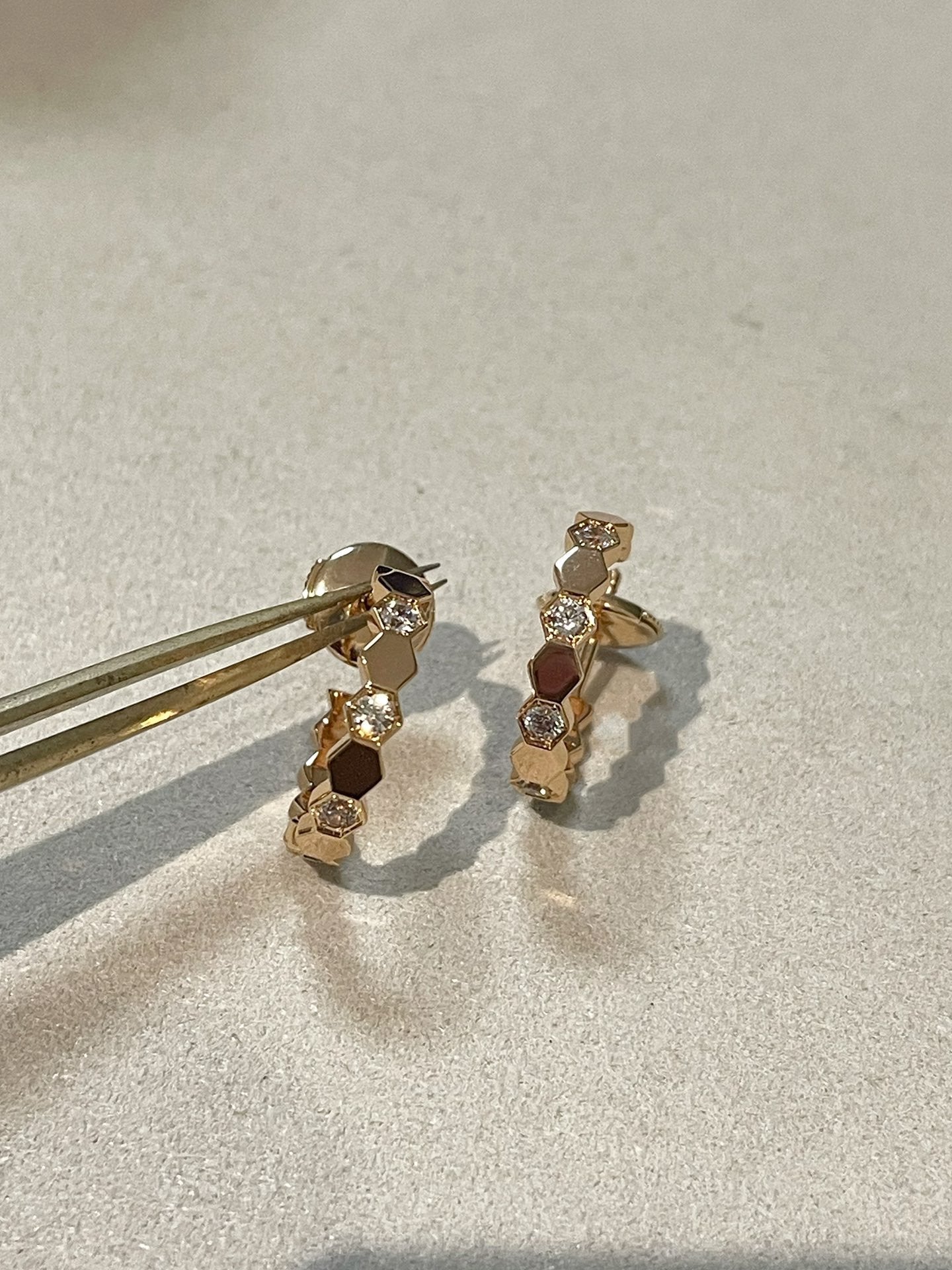 [Saipan]Hollow Design Four-Leaf Clover Flower Shape Ring