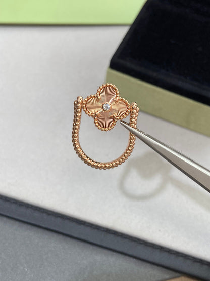 [Saipan]LUCKY CLOVER GOLD REVERSIBLE RING