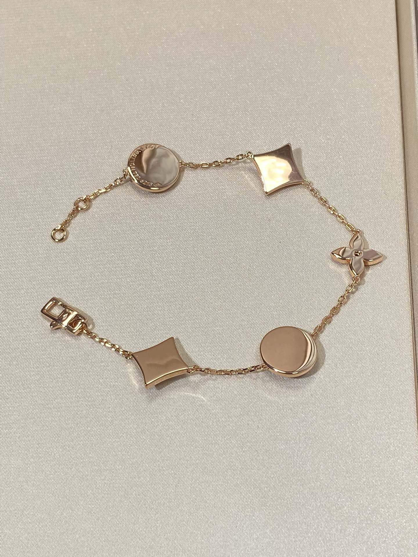 [Saipan]STAR AND SUN 5 MOTIF MOP ROSE GOLD BRACELET
