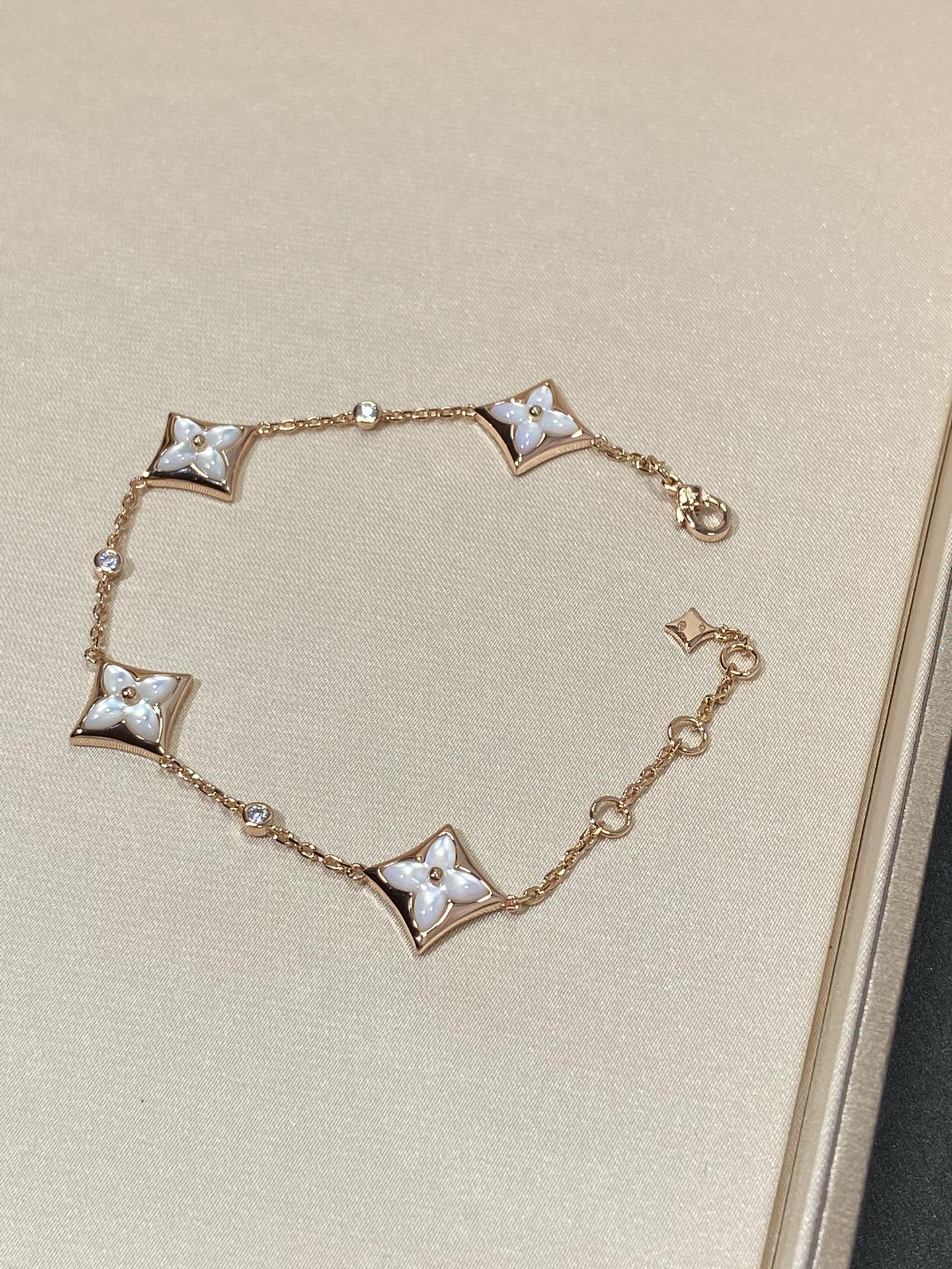 [Saipan]STAR 4 MOTIF MOP DIAMOND ROSE GOLD BRACELET