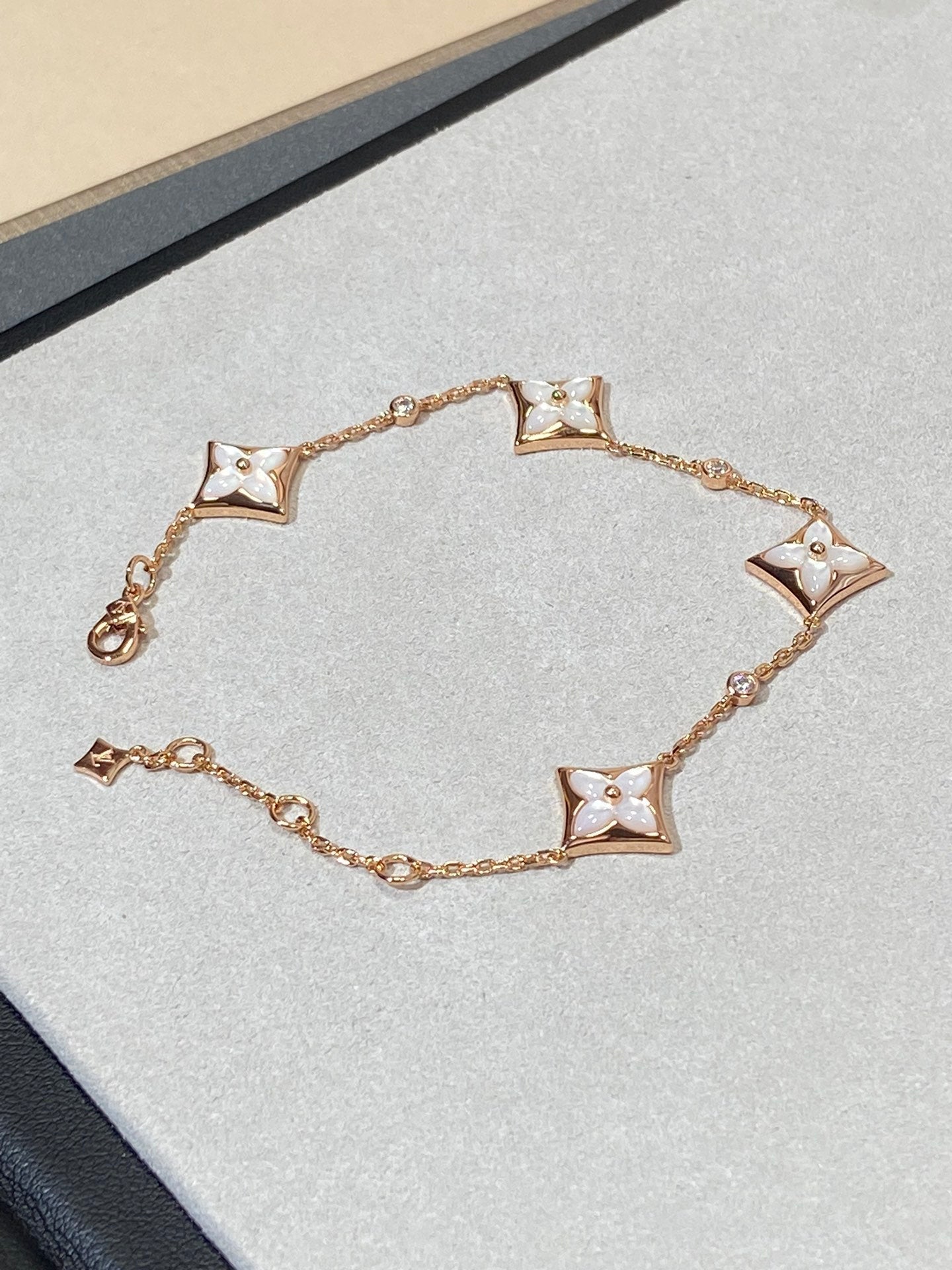 [Saipan]STAR 4 MOTIF MOP DIAMOND ROSE GOLD BRACELET