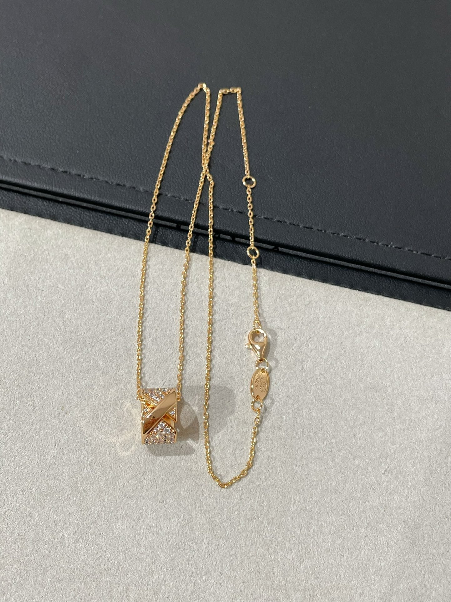 [Saipan]LIENS EVIDENCE DIAMOND PAVED NECKLACE