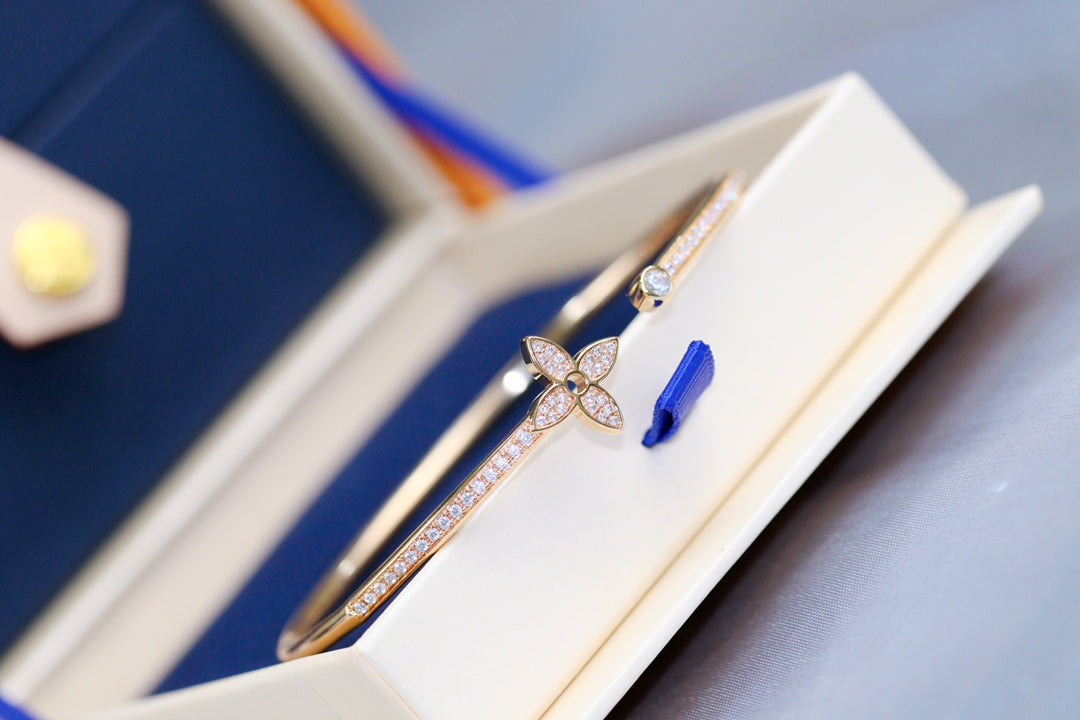 [Saipan]IDYLLE ROSE GOLD OPEN BRACELET DIAMOND PAVED