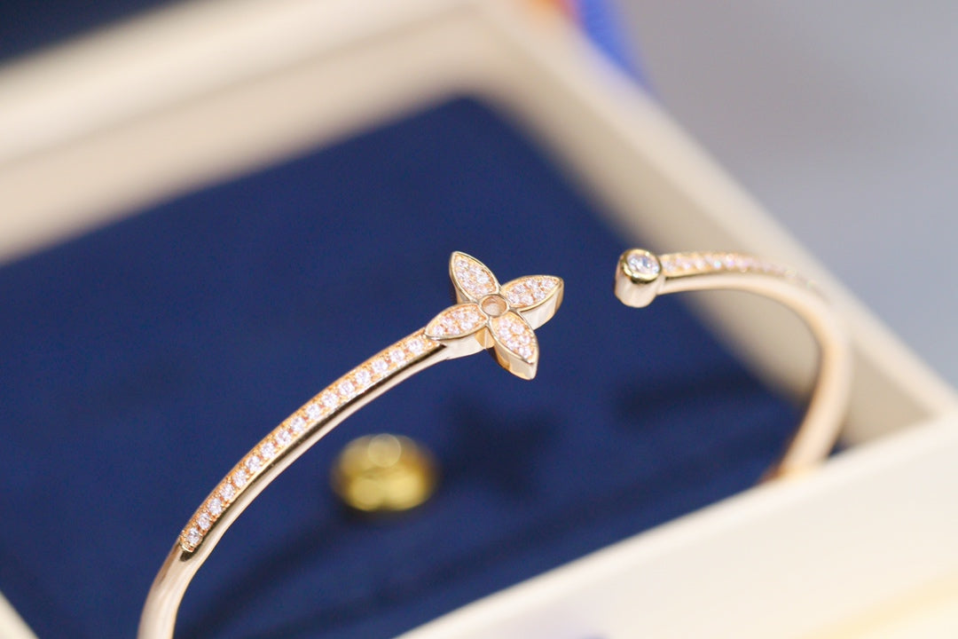 [Saipan]IDYLLE ROSE GOLD OPEN BRACELET DIAMOND PAVED