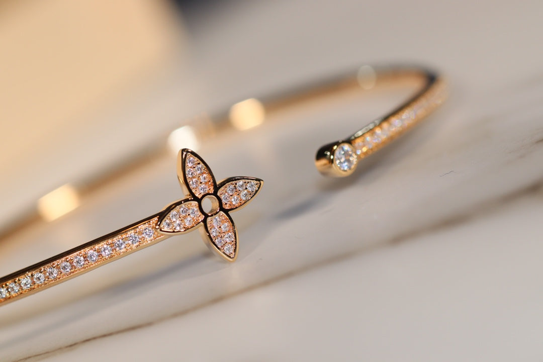 [Saipan]IDYLLE GOLD OPEN BRACELET DIAMOND PAVED
