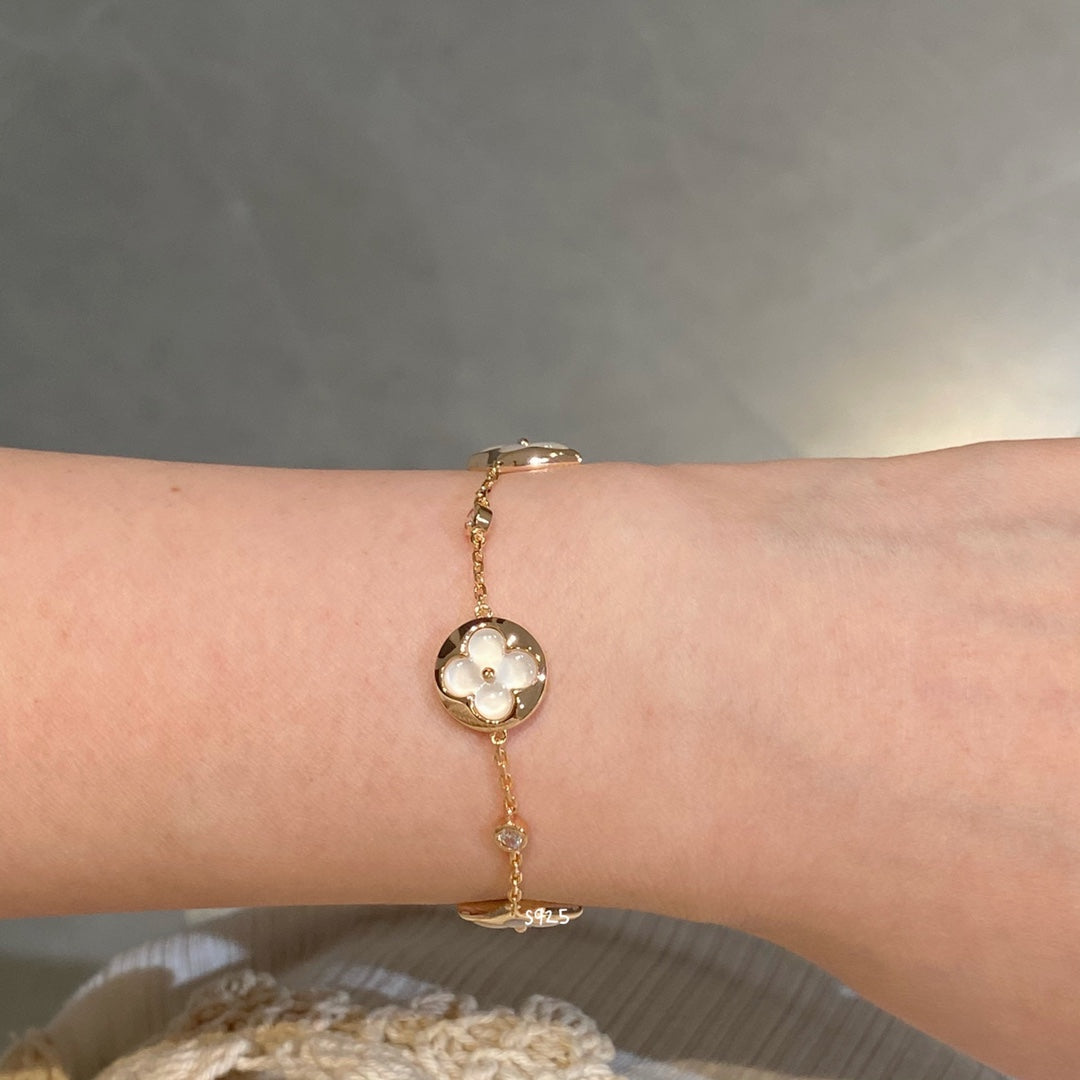 [Saipan]STAR AND SUN 4 MOTIF WHITE MOP ROSE GOLD BRACELET