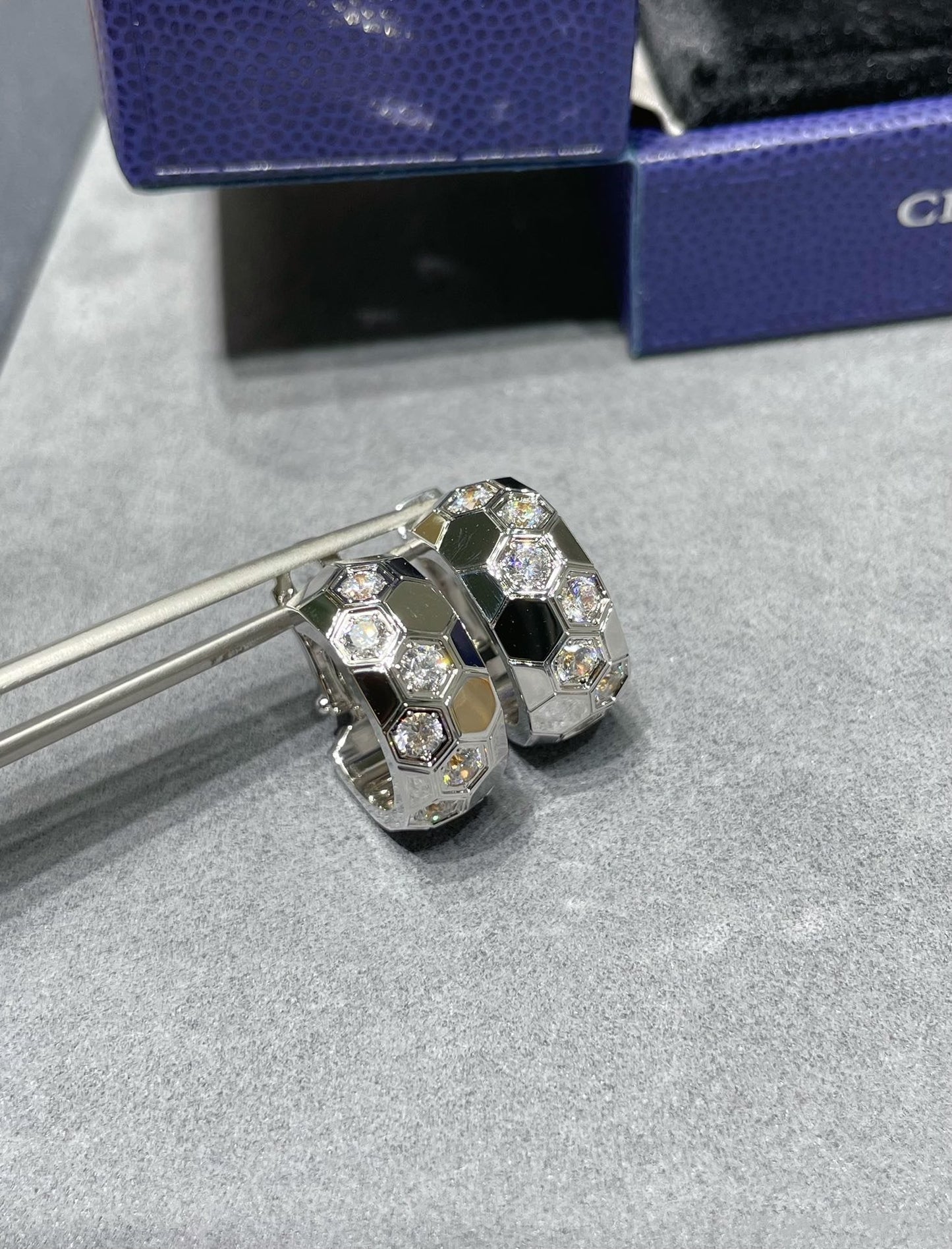 [Saipan]BEE LOVE DIAMOND HOOP EARRINGS