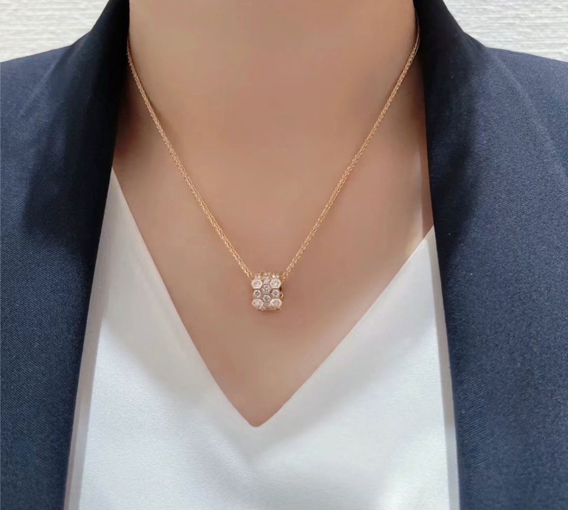 [Saipan]BEE LOVE DIAMOND PAVED 3 ROW NECKLACE