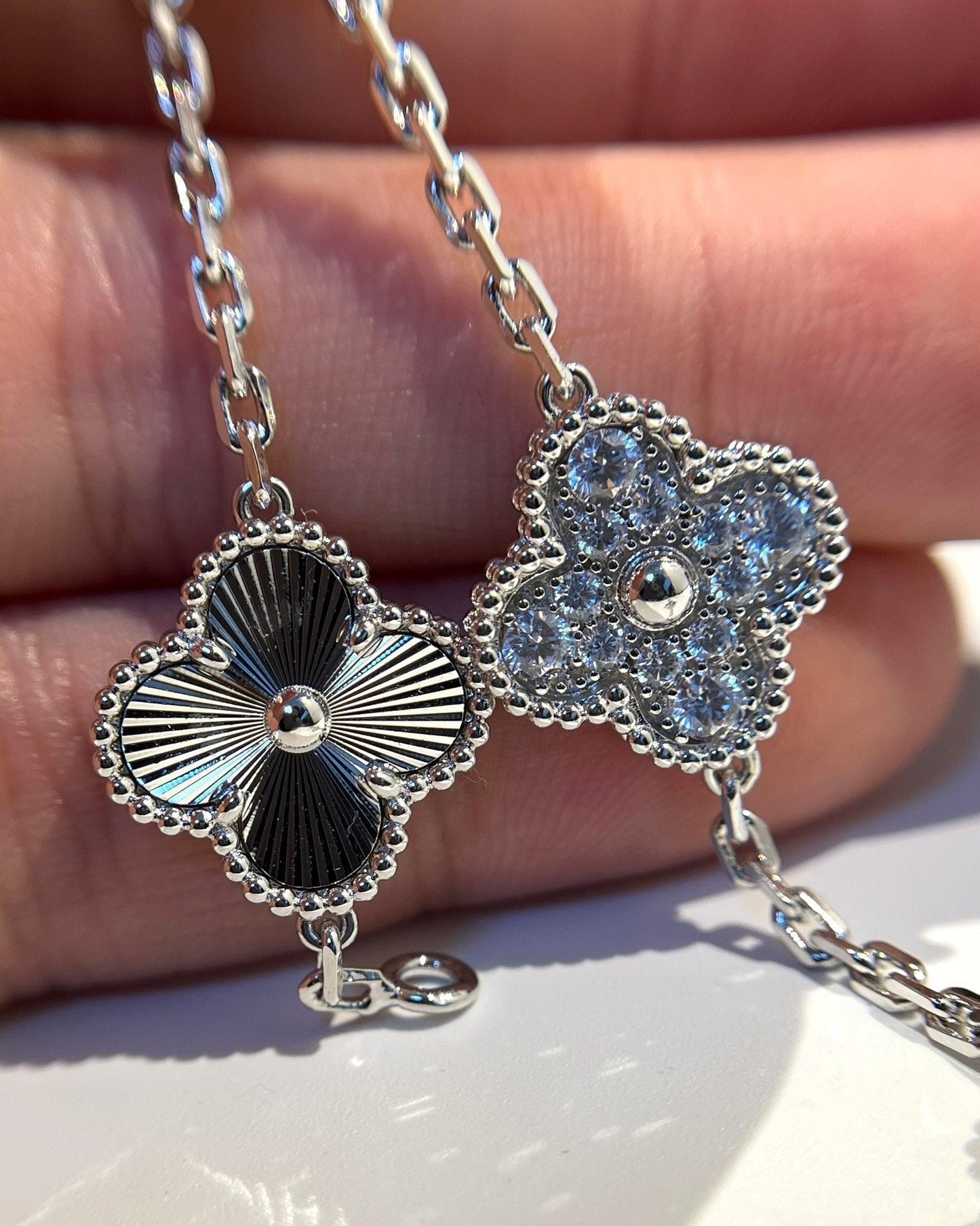 [Saipan]LUCKY CLOVER 5-MOTIF BRACELET - LASER COLLECTION