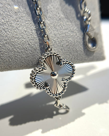 [Saipan]LUCKY CLOVER 5-MOTIF BRACELET - LASER COLLECTION
