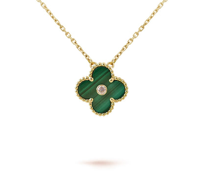 [Saipan]LIMITED EDITION CHRISTMAS CLOVER FLOWER NECKLACE - 15MM ANNUAL COLLECTIBLE PENDANT