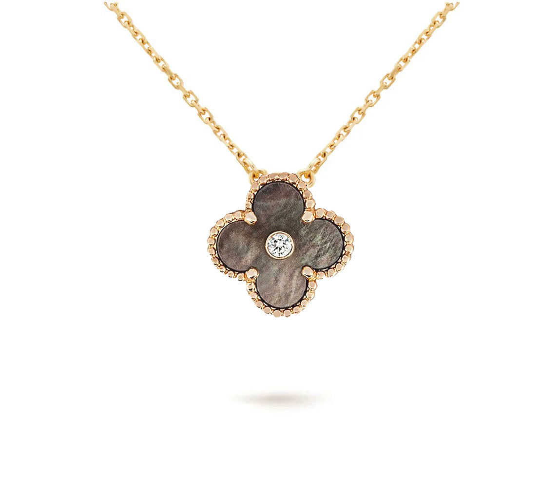 [Saipan]LIMITED EDITION CHRISTMAS CLOVER FLOWER NECKLACE - 15MM ANNUAL COLLECTIBLE PENDANT