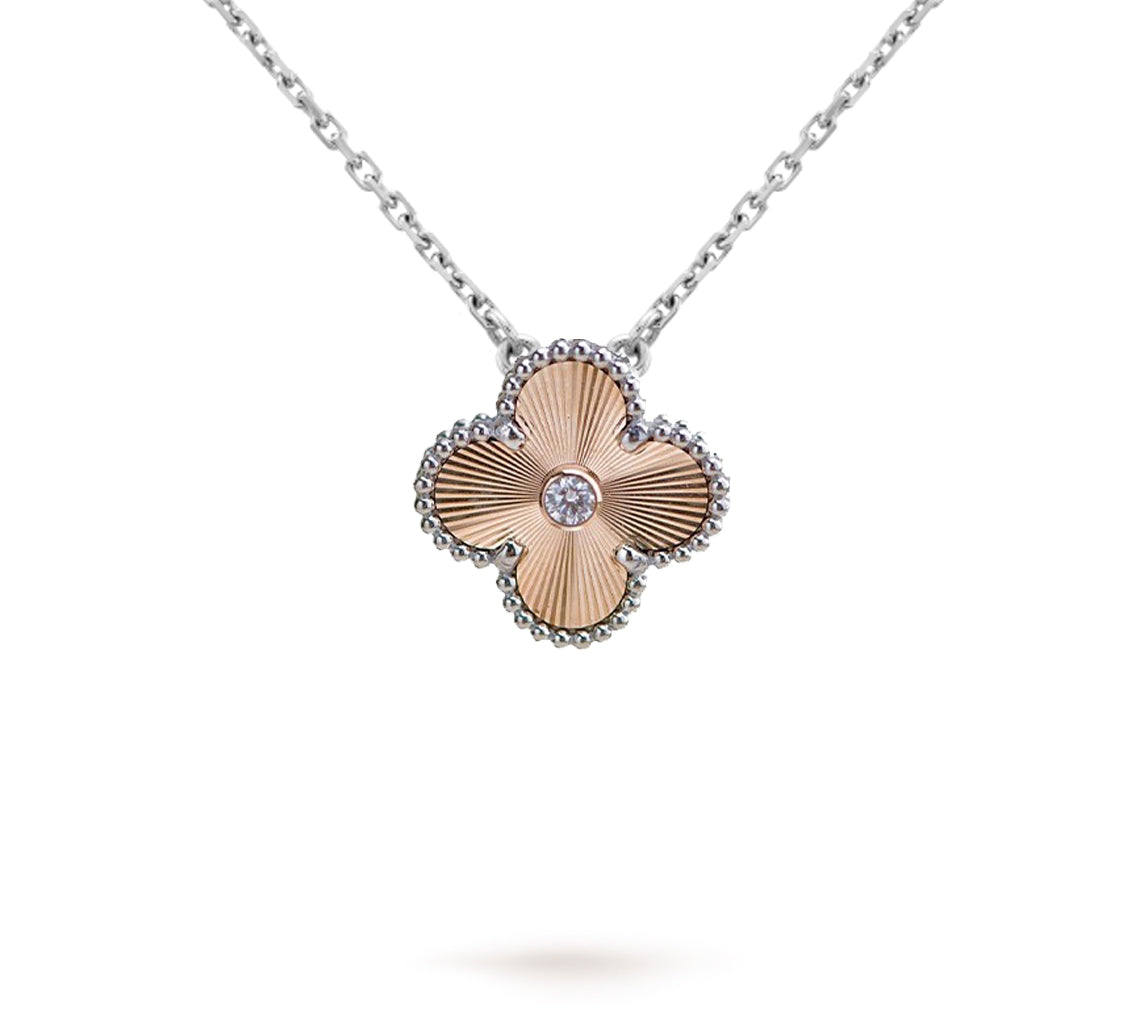 [Saipan]LIMITED EDITION CHRISTMAS CLOVER FLOWER NECKLACE - 15MM ANNUAL COLLECTIBLE PENDANT