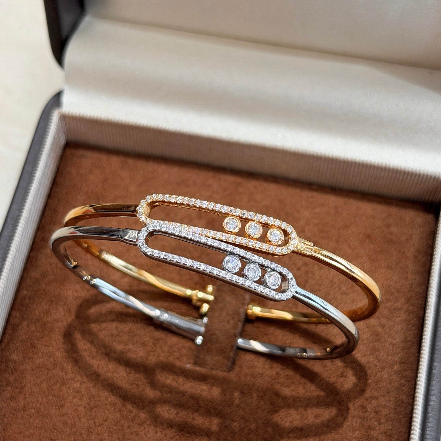 [Saipan]MOVE PAVÉ DIAMOND BANGLE BRACELET M