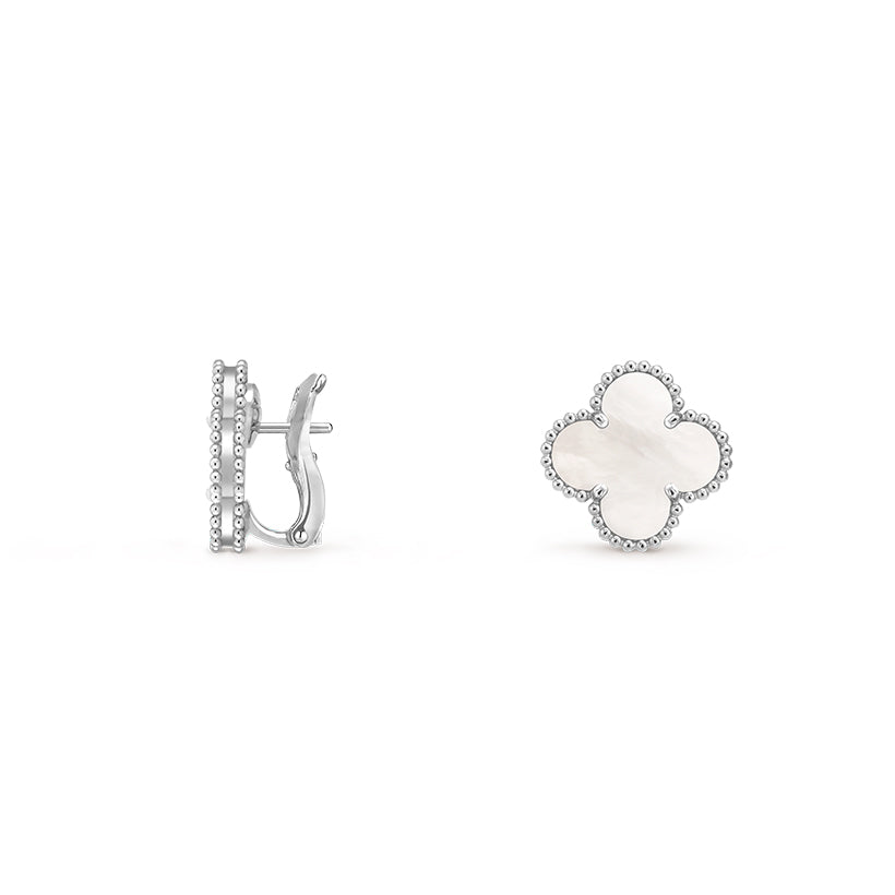 [Saipan]15MM CLOVER FLOWER STUD EARRINGS WHITE GOLD COLLECTION