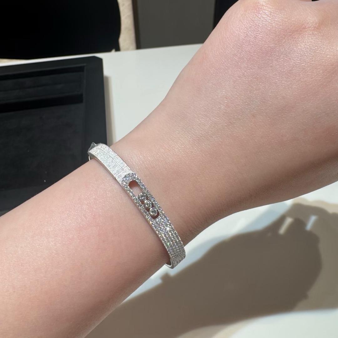 [Saipan]MOVE NOA CISELÉ HALF-PAVÉ DIAMOND BANGLE BRACELET