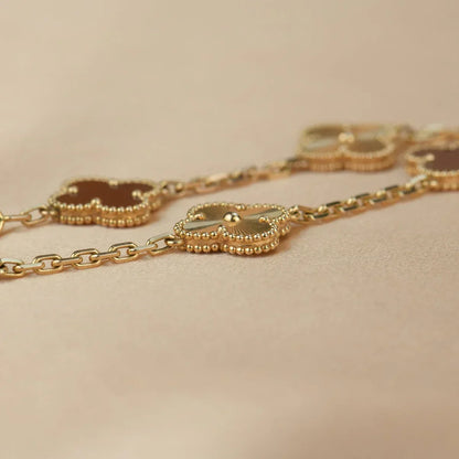 [Saipan]LUCKY CLOVER 5-MOTIF BRACELET - RED CARNELIAN COLLECTION