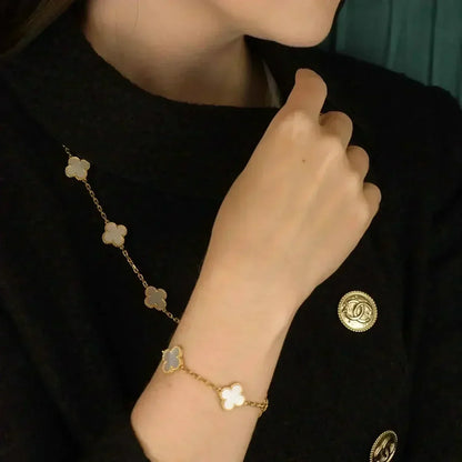 [Saipan]LUCKY CLOVER 5-MOTIF BRACELET - WHITE MOTHER-OF-PEARL COLLECTION