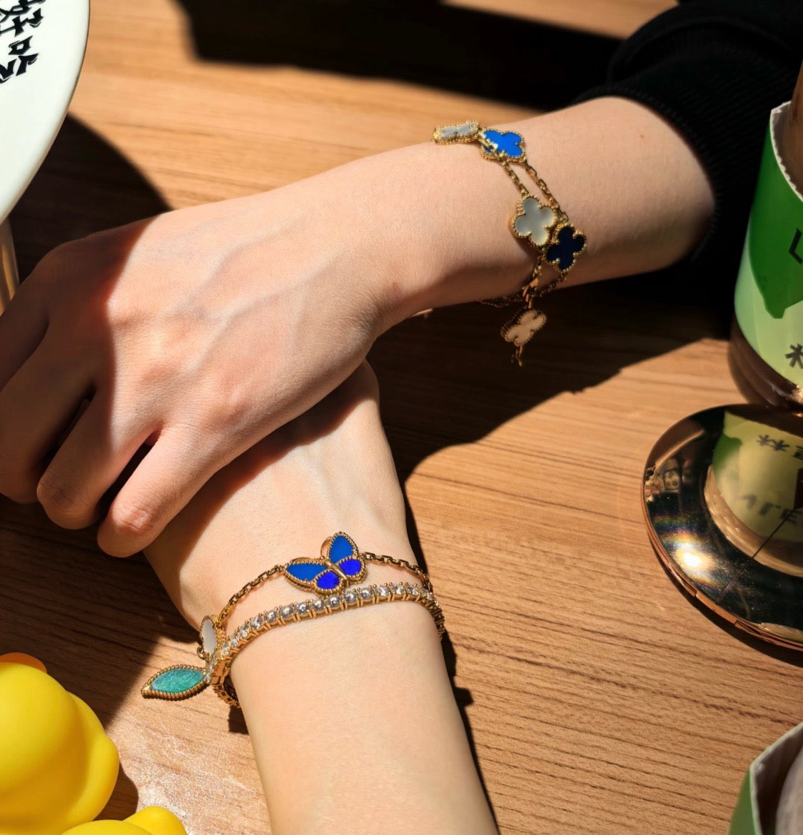 [Saipan]SPRING ENCHANTMENT BUTTERFLY & FLORAL CHARM BRACELET