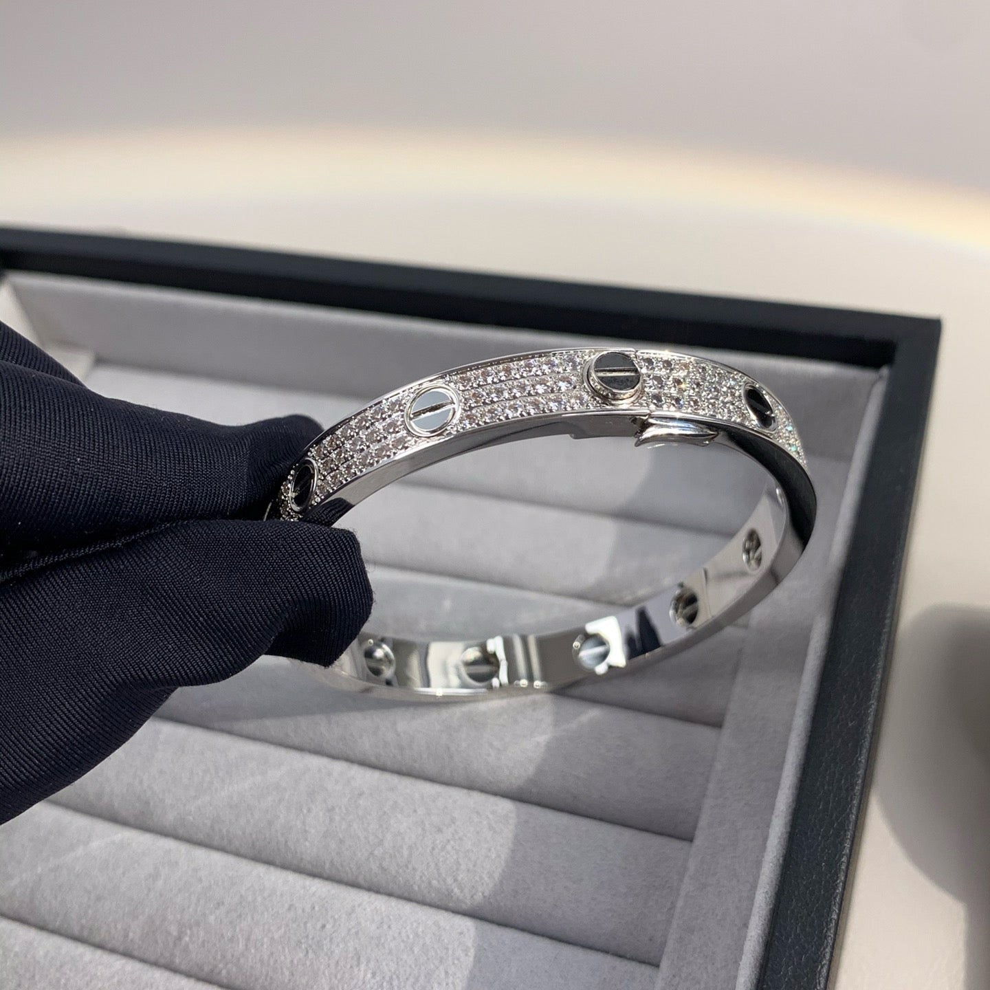 [Saipan]CLASSIC 6.1MM LOVE BANGLE - DIAMOND PAVÉ & BLACK CERAMIC