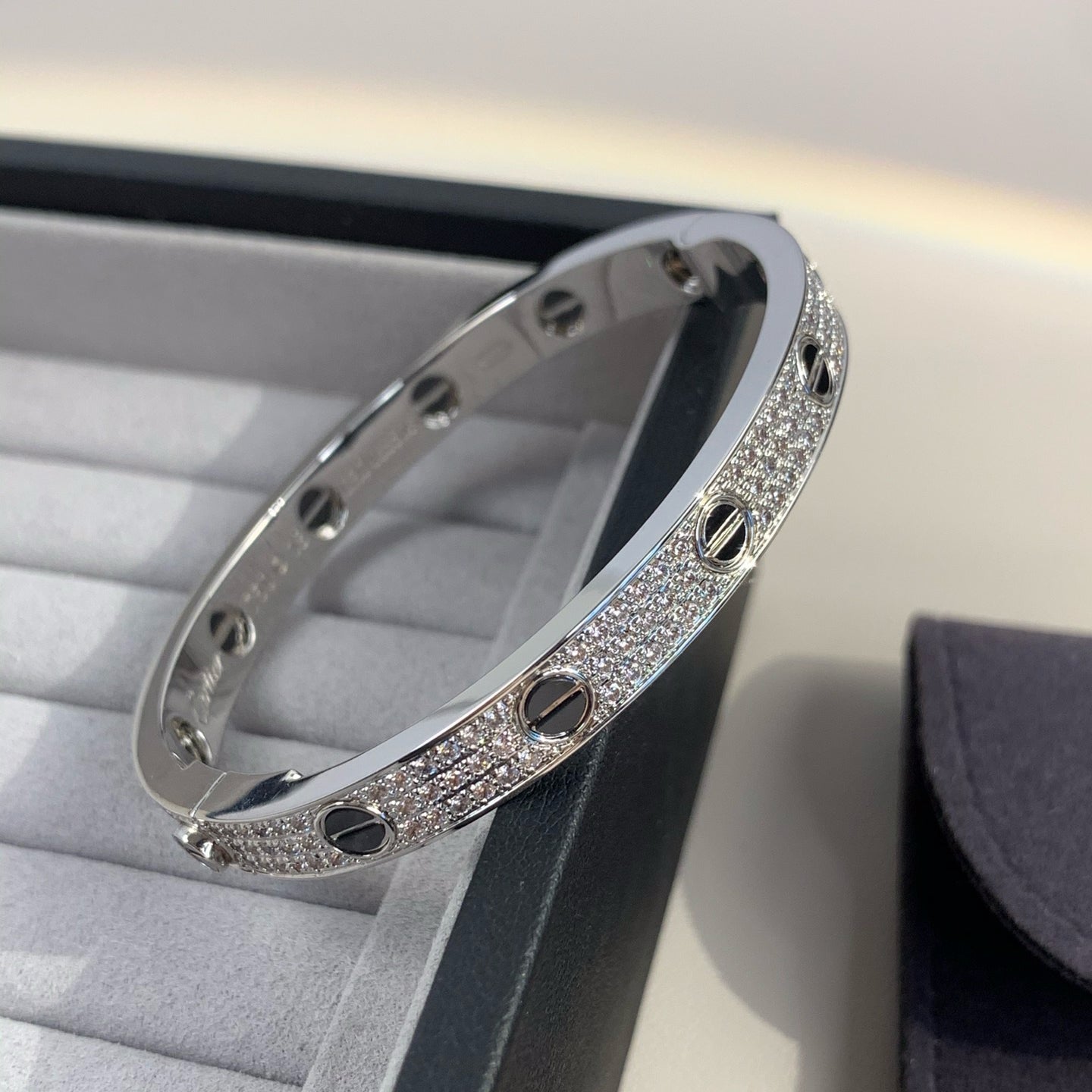 [Saipan]CLASSIC 6.1MM LOVE BANGLE - DIAMOND PAVÉ & BLACK CERAMIC