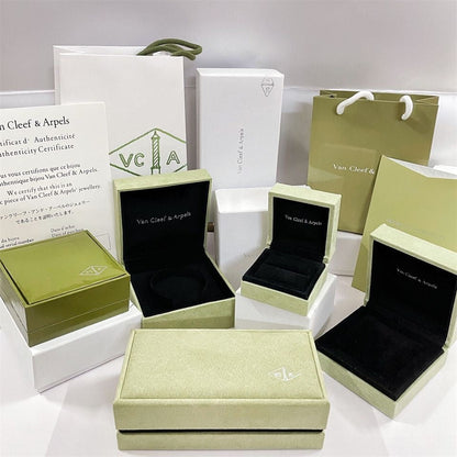 [Saipan]CLOVER BRAND JEWELRY BOX