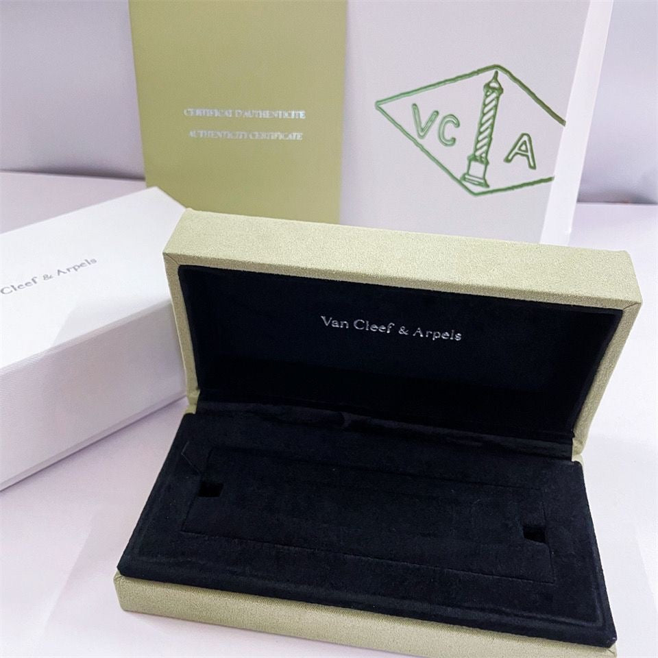 [Saipan]CLOVER BRAND JEWELRY BOX