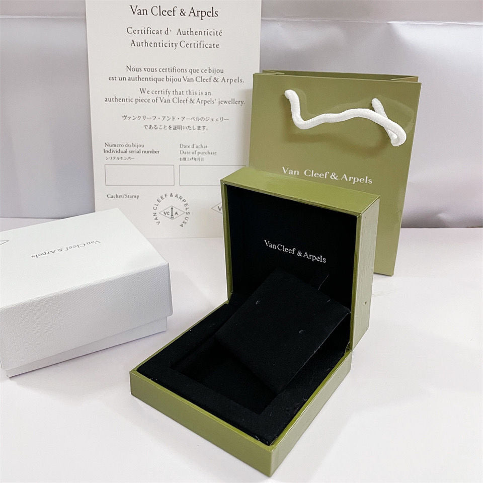 [Saipan]CLOVER BRAND JEWELRY BOX