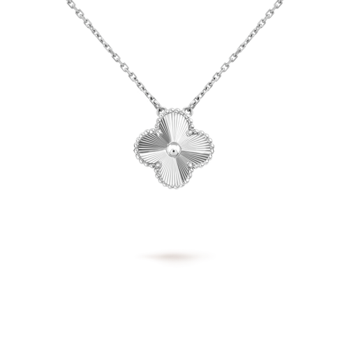 [Saipan]15MM CLOVER FLOWER PENDANT NECKLACE WHITE GOLD COLLECTION