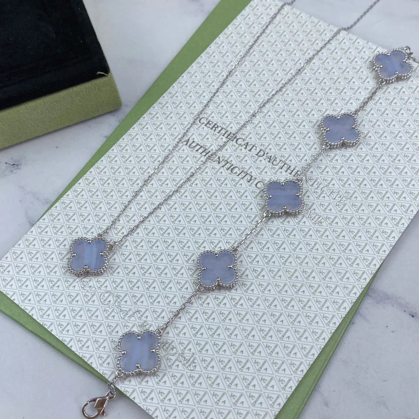 [Saipan]LUCKY CLOVER 5-MOTIF BRACELET - PURPLE CHALCEDONY COLLECTION