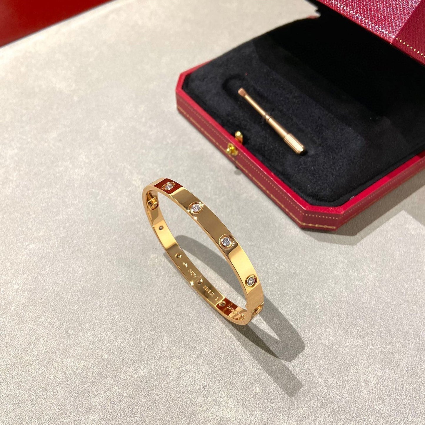 [Saipan]CLASSIC 6.1MM LOVE BANGLE - 10-DIAMOND