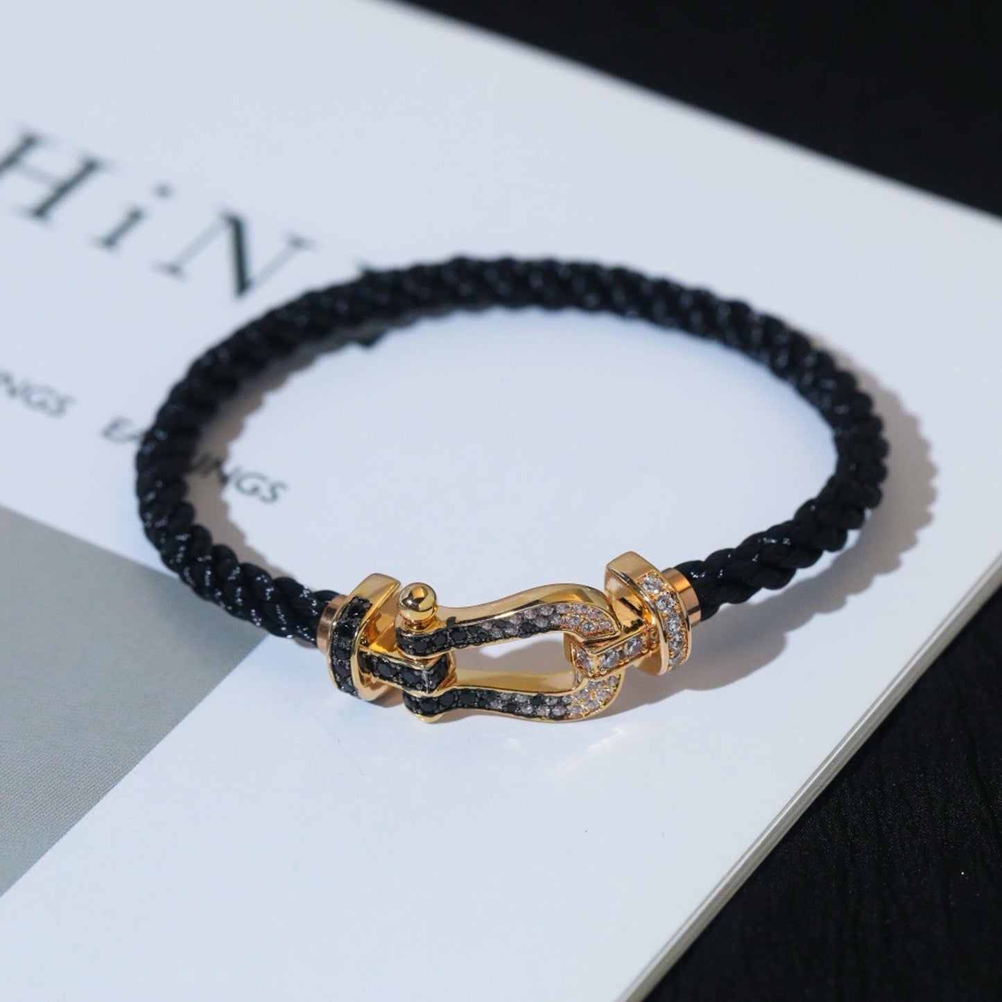 [Saipan]FORCE LARGE HORSESHOE BLACK & WHITE DIAMOND BRACELET - ROSE GOLD