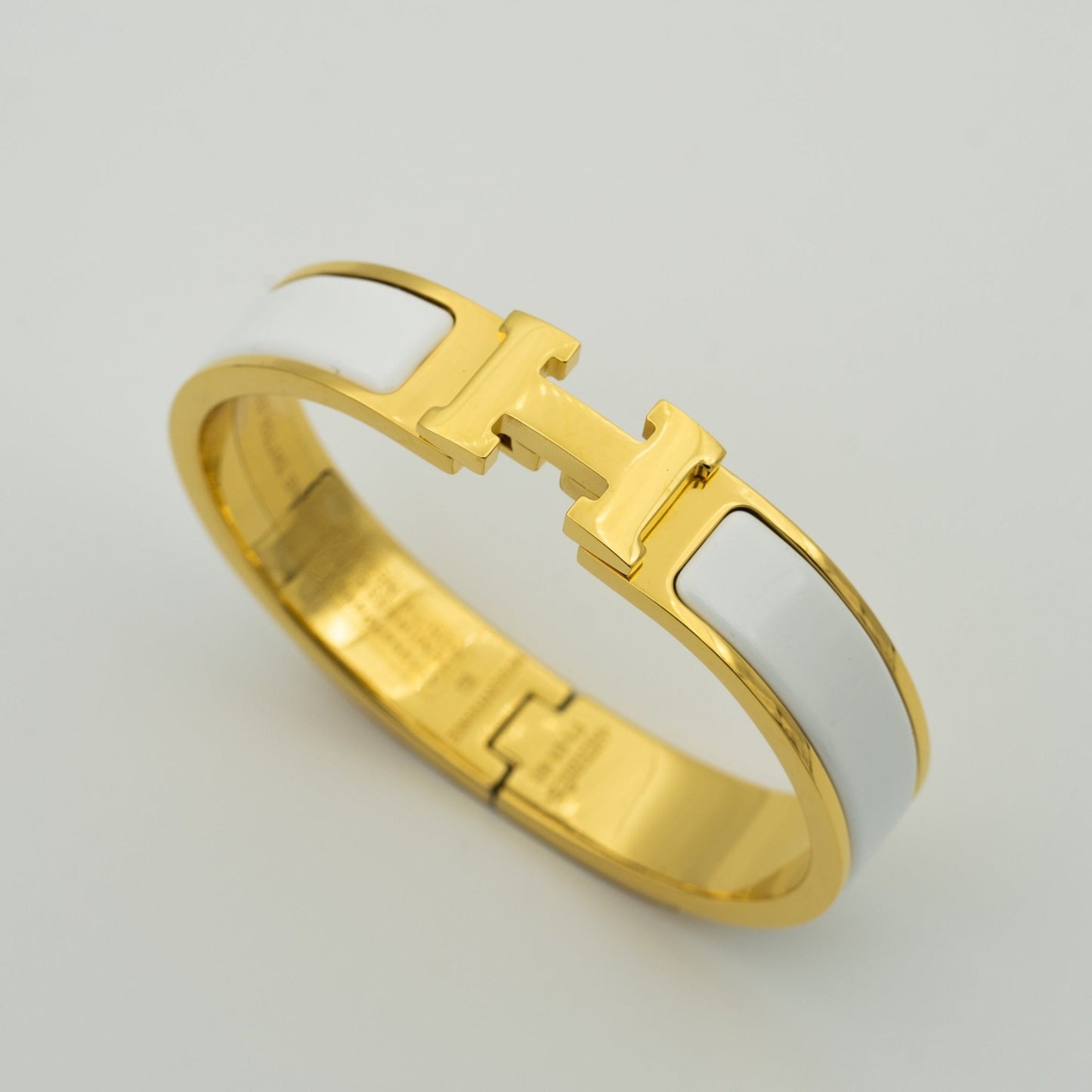 [Saipan]H WHITE BRACELET