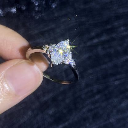 [Saipan]ELEGANT MARQUISE CUT MOISSANITE RING WITH SIDE ACCENTS