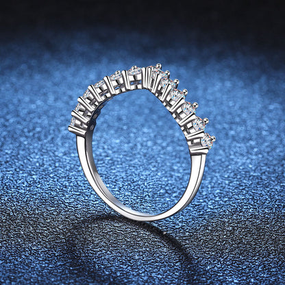 [Saipan]ELEGANT V-SHAPED CHEVRON MOISSANITE RING