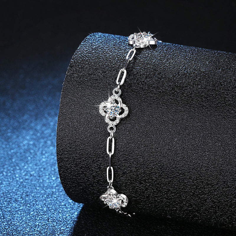 [Saipan]TRIPLE-CLOVER MOISSANITE BRACELET