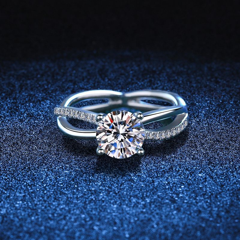 [Saipan]ELEGANT 4-PRONG CROSSOVER MOISSANITE ENGAGEMENT RING