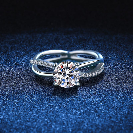 [Saipan]ELEGANT 4-PRONG CROSSOVER MOISSANITE ENGAGEMENT RING